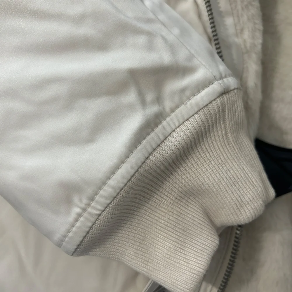 Jacket - Picture 4 of 4